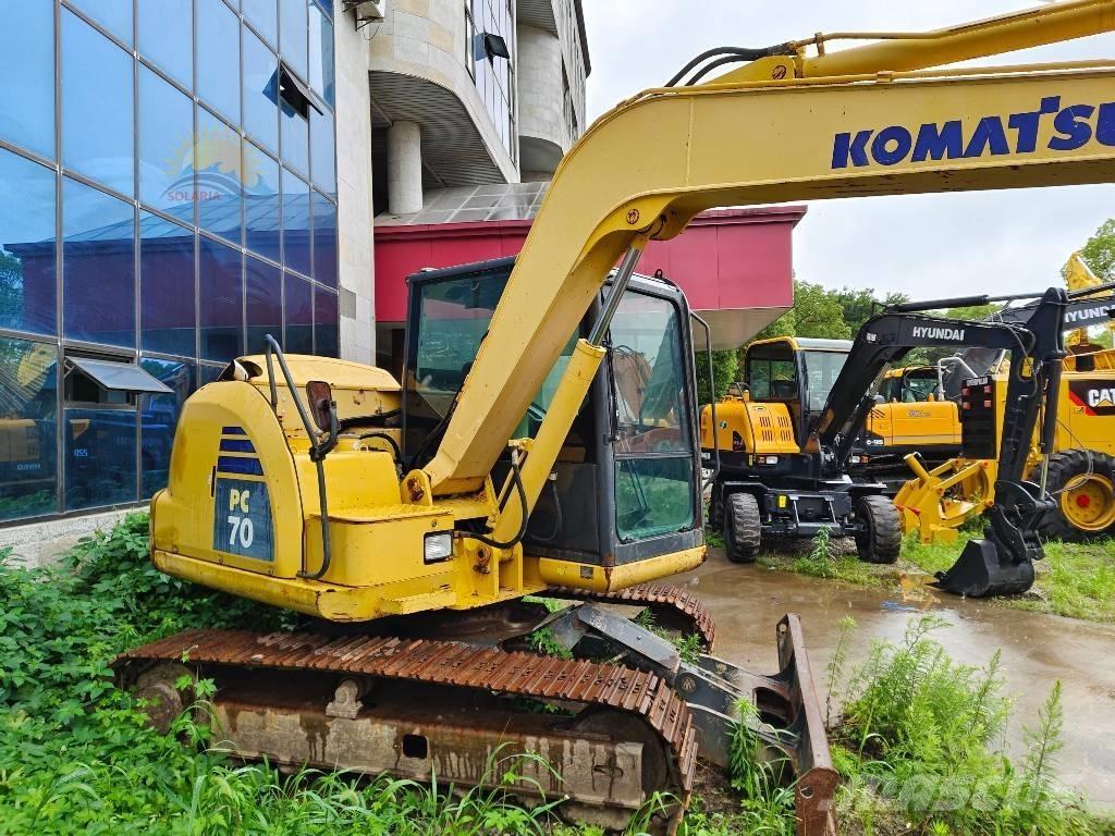 Komatsu PC 70-8 Roomikekskavaatorid