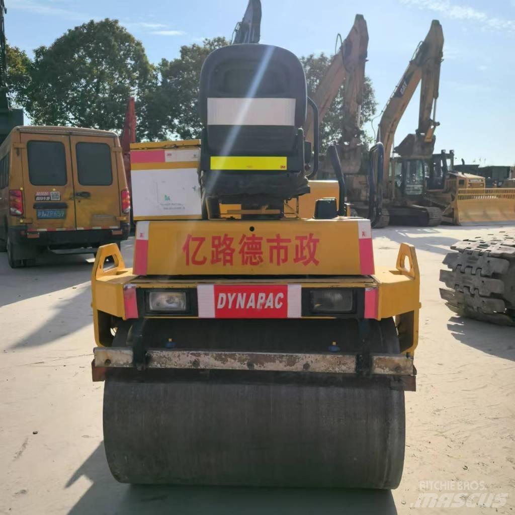 Dynapac CC 142 Tandemrullid
