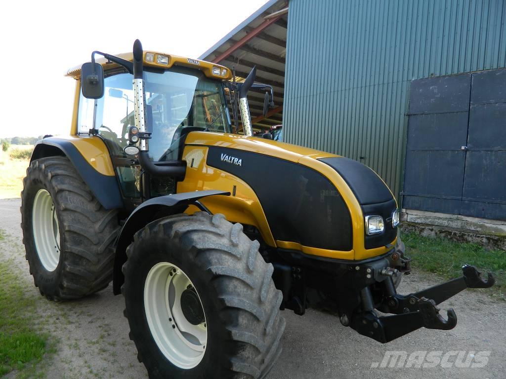Valtra T 140 Traktorid