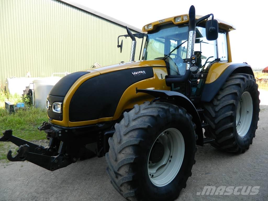 Valtra T 140 Traktorid