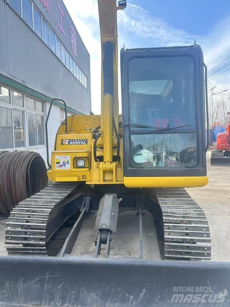 Komatsu PC 70-8 Roomikekskavaatorid