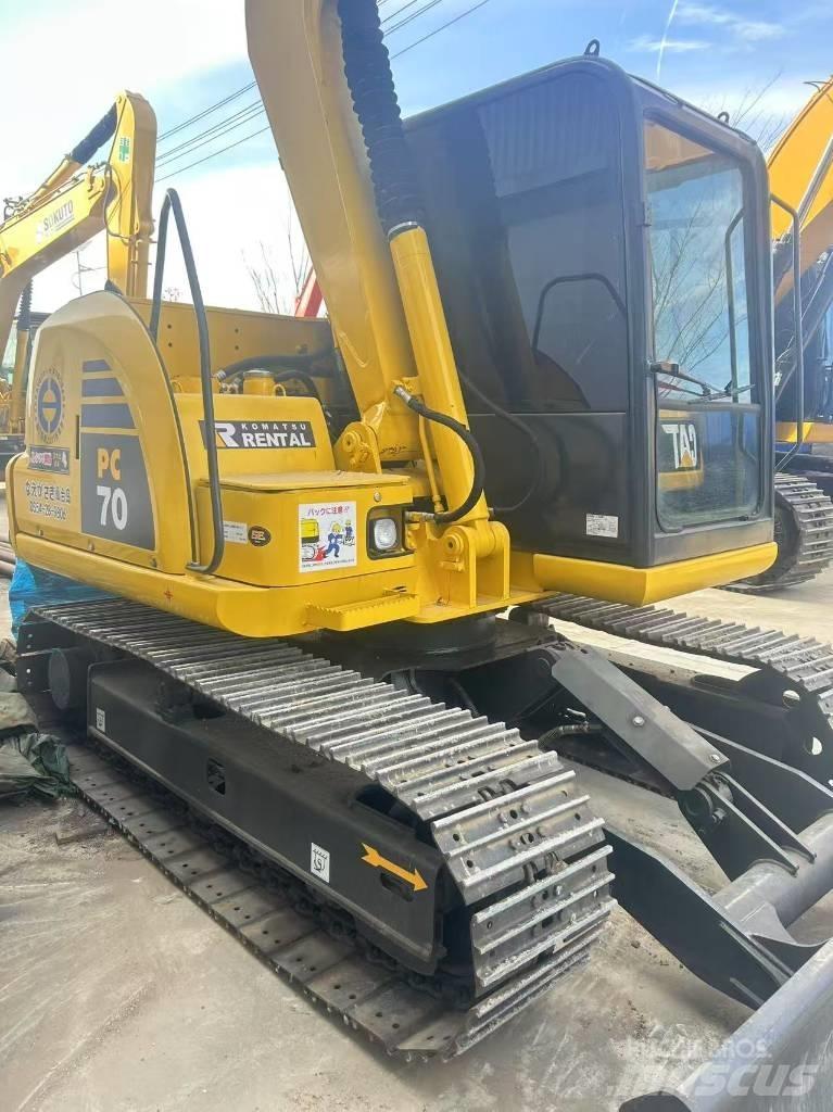 Komatsu PC 70-8 Roomikekskavaatorid