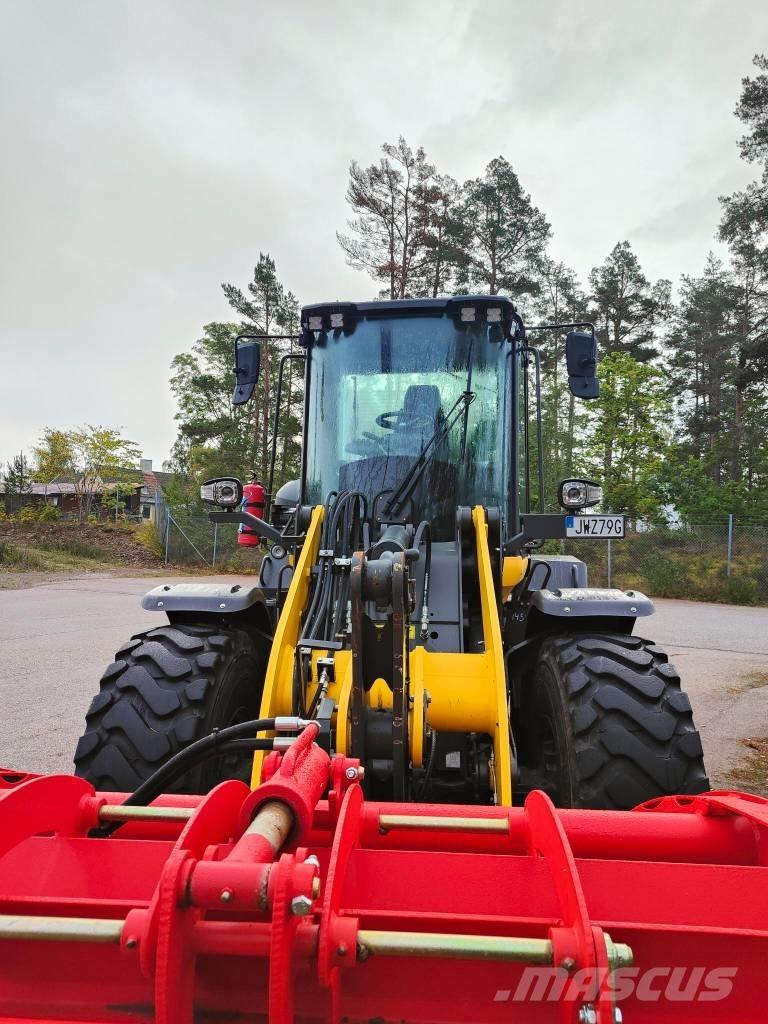 New Holland W 110 D Rataslaadurid