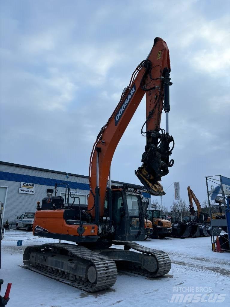 Doosan DX 255 LC-7 Roomikekskavaatorid