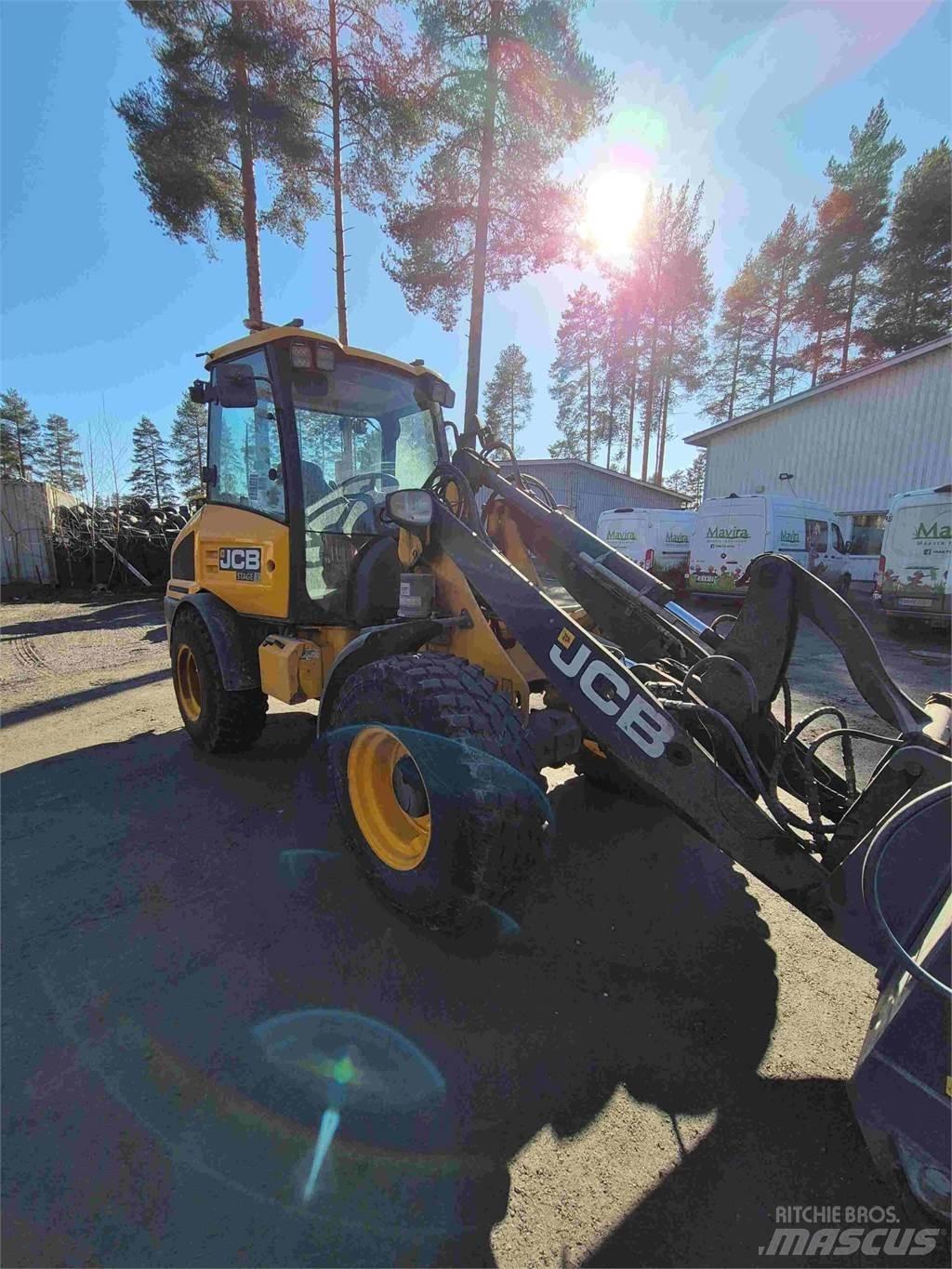 JCB 407 Rataslaadurid