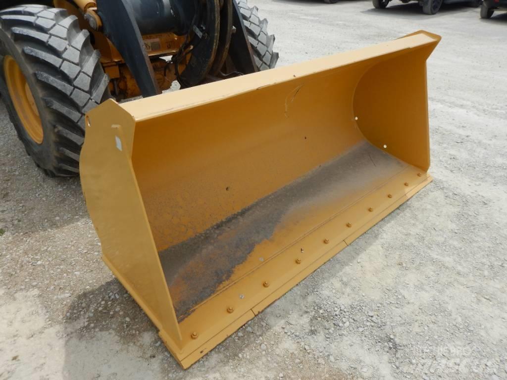 John Deere 244K Rataslaadurid