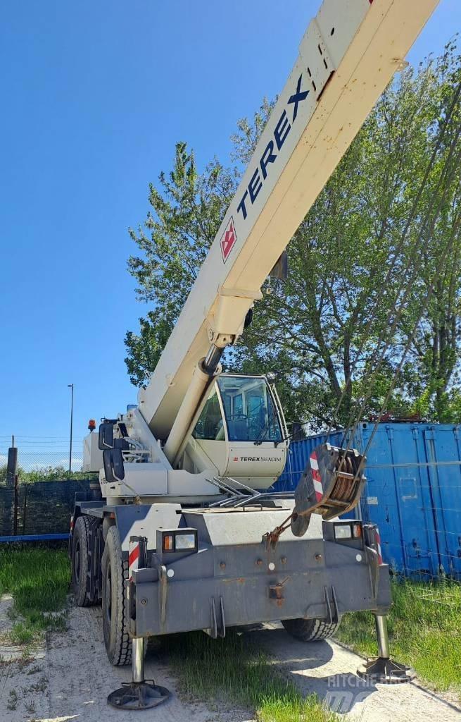 Terex A 350 Raske maastiku tõstukid