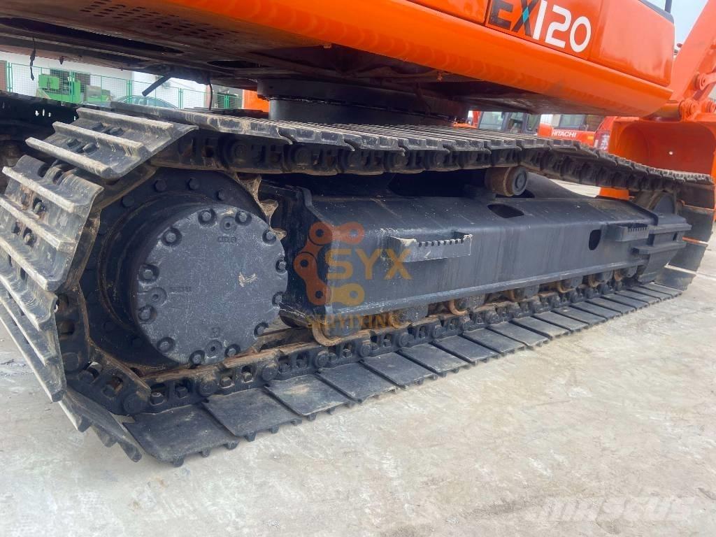 Hitachi EX 120 Roomikekskavaatorid