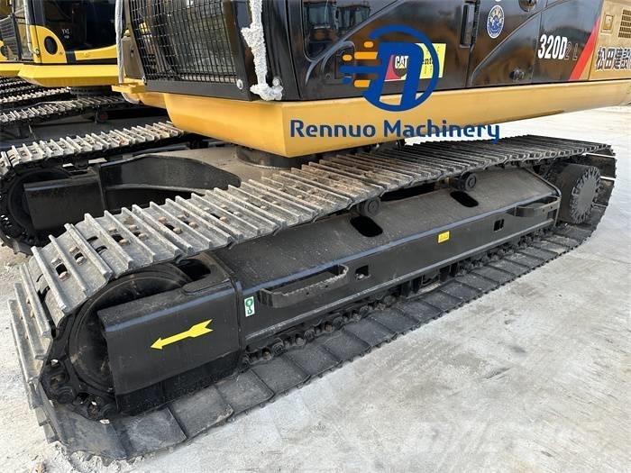 CAT 320 D2L Roomikekskavaatorid