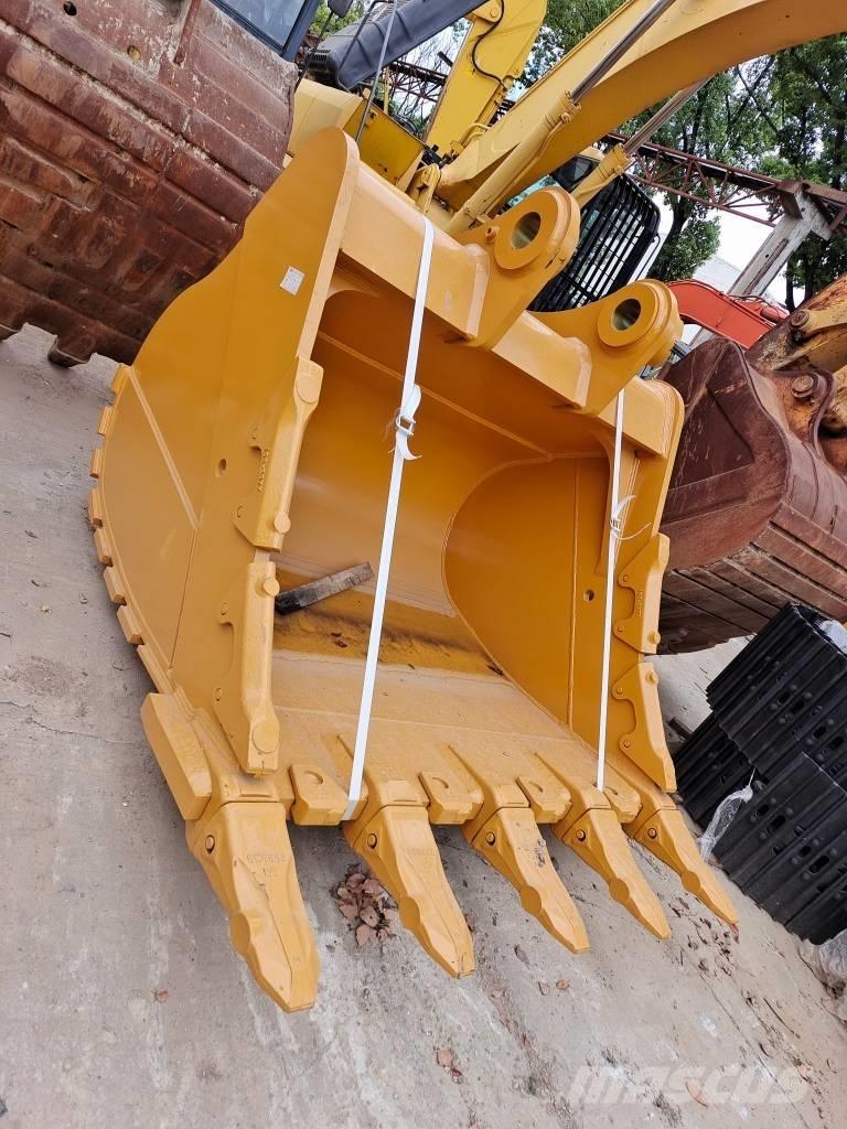 Komatsu PC 200-8N1 Roomikekskavaatorid