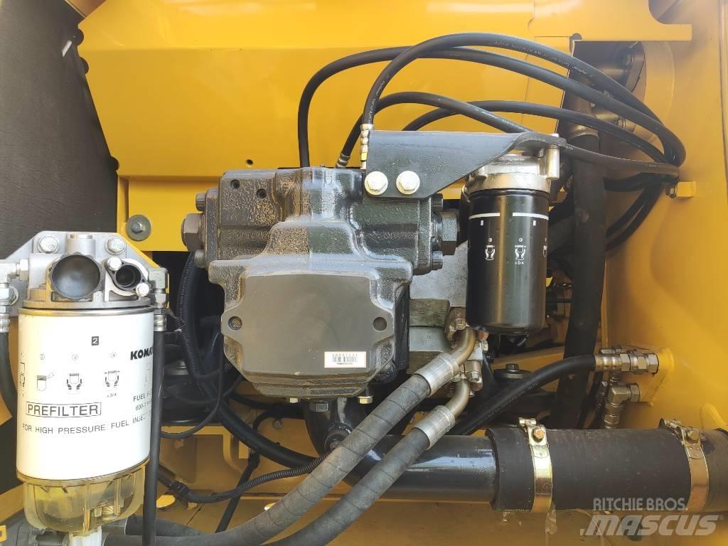Komatsu PC 200-8 Roomikekskavaatorid