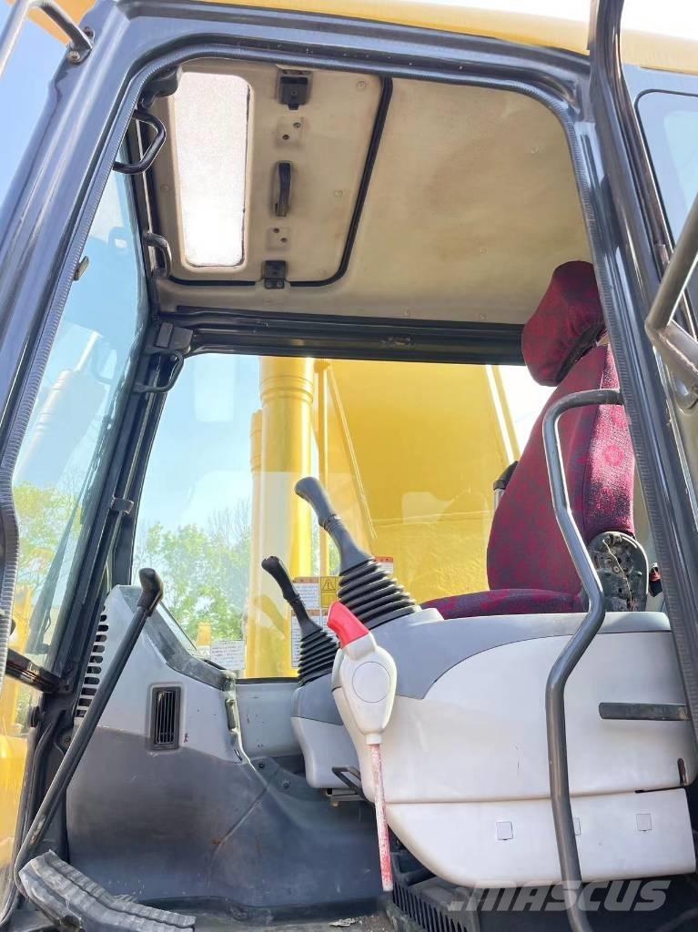 Komatsu PC 220-7 Roomikekskavaatorid