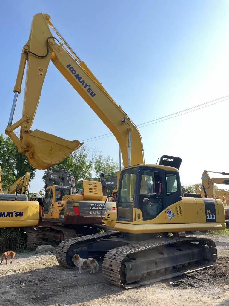 Komatsu PC 220-7 Roomikekskavaatorid