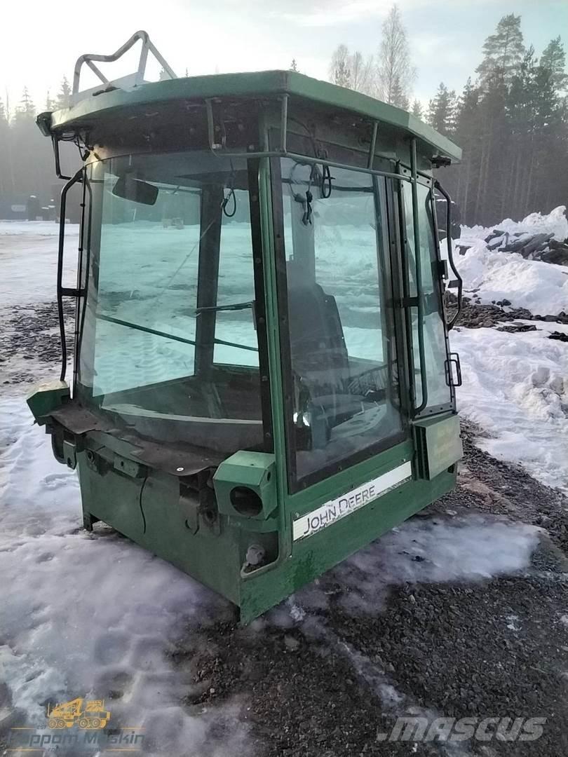 John Deere 1710 Kabiinid