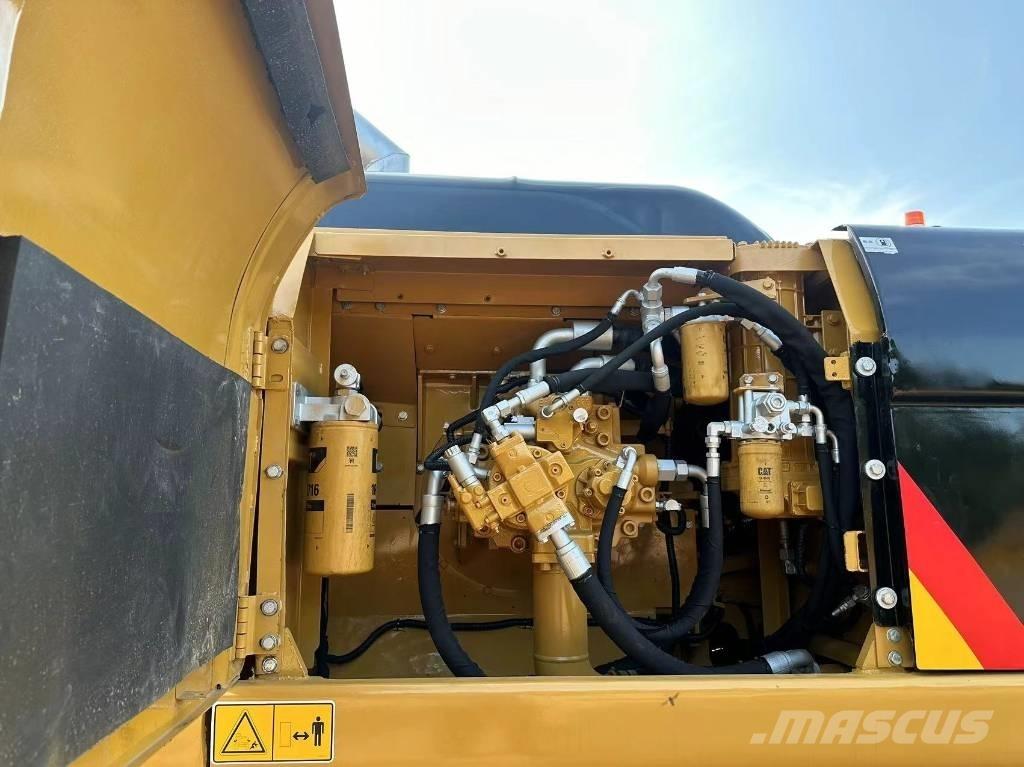 CAT 330 D L Roomikekskavaatorid