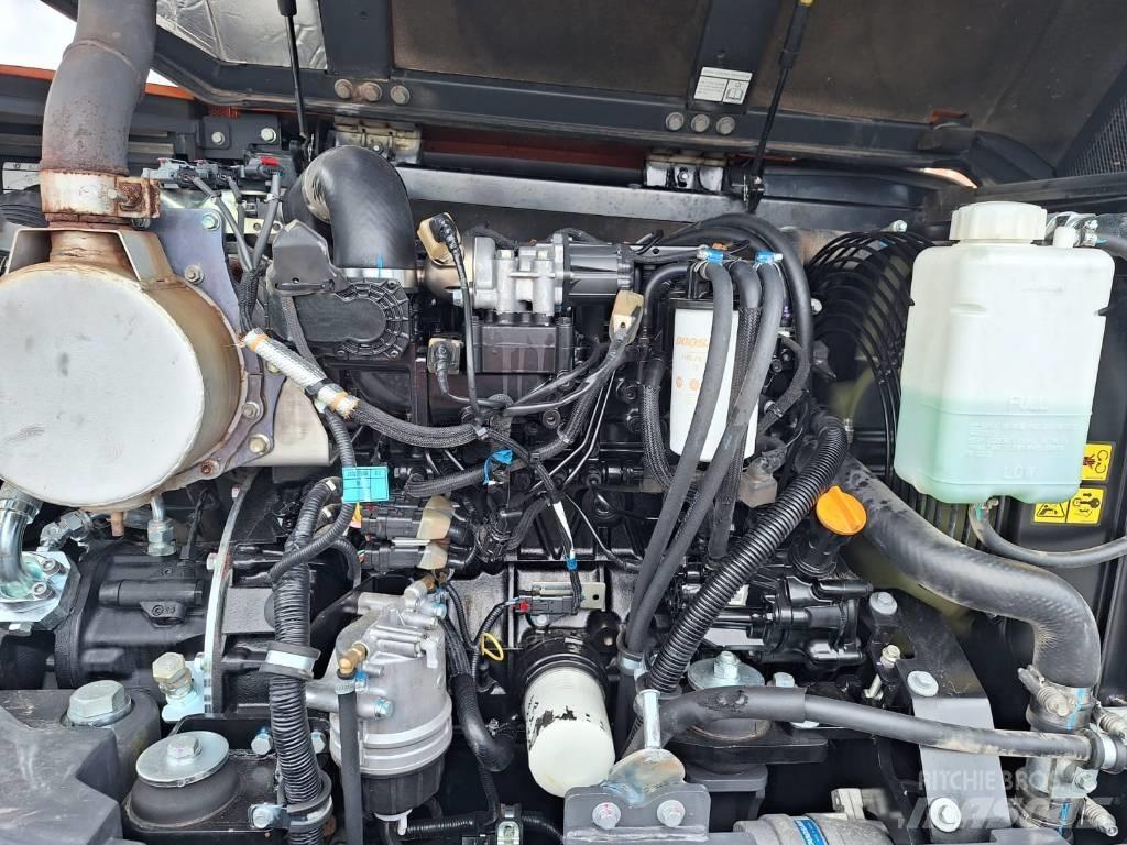 Doosan DX 85 R Roomikekskavaatorid