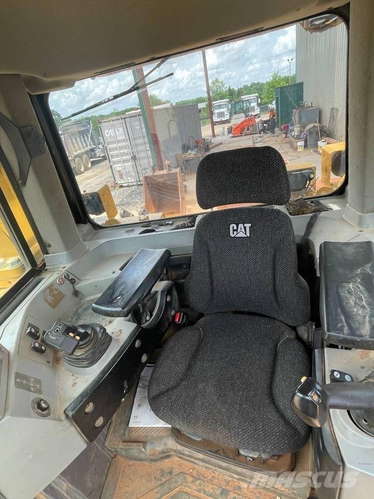 CAT D 8 T Buldooserid