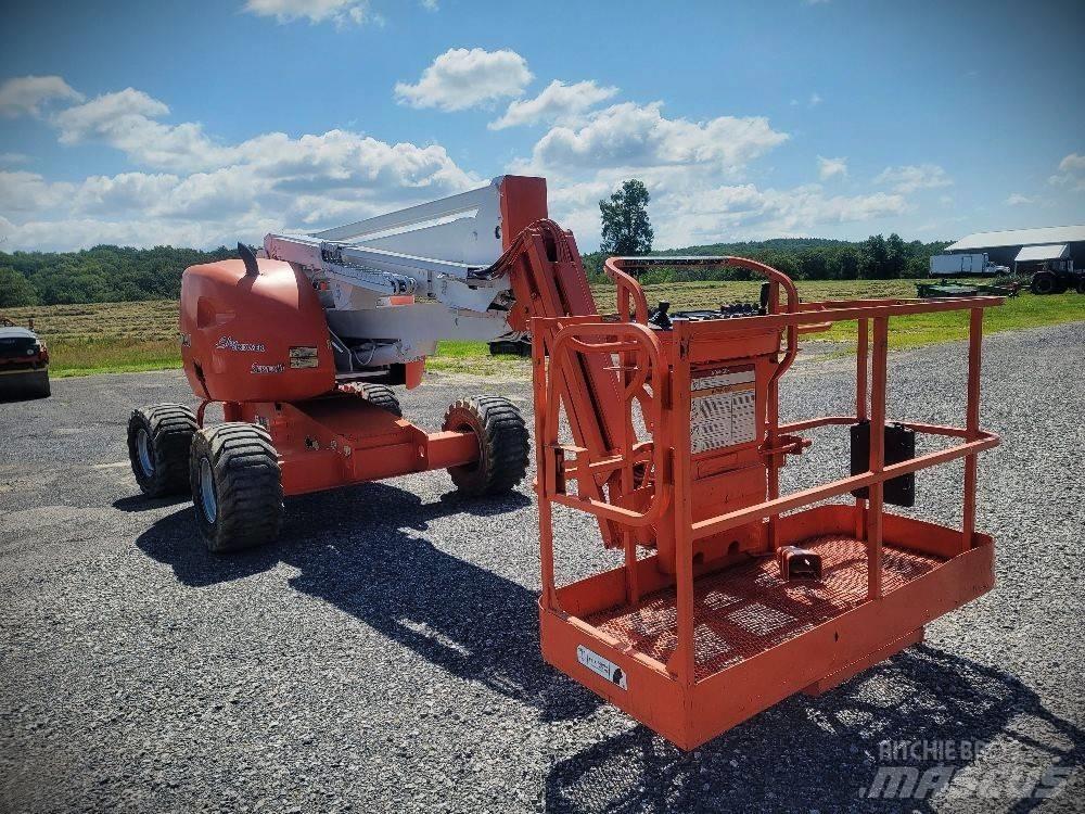 JLG 450AJ Series II Iseliikuvad poomtõstukid
