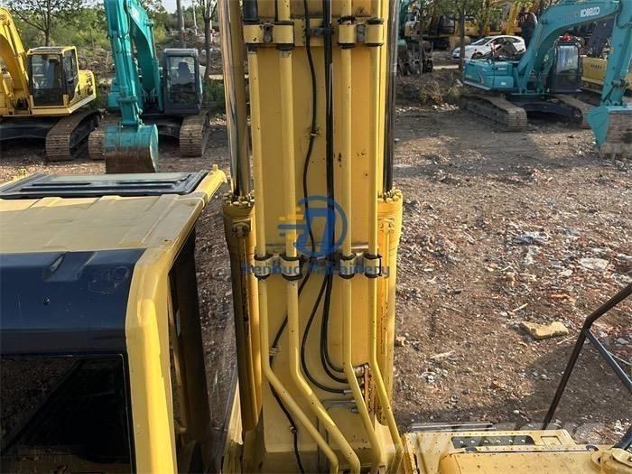 Komatsu PC200-8 Roomikekskavaatorid