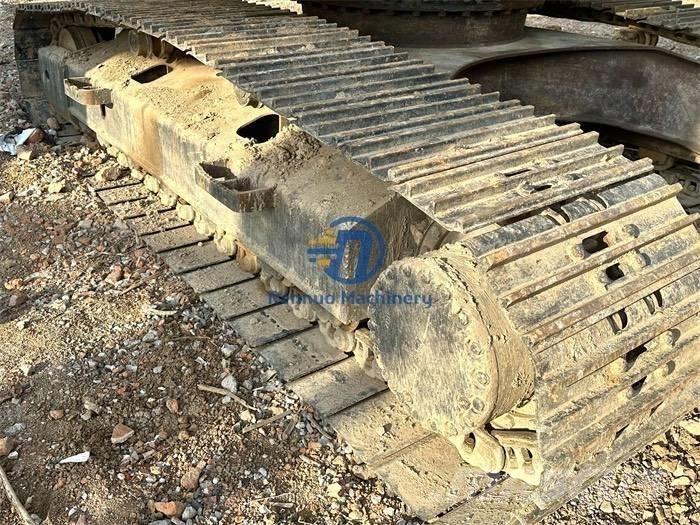 Komatsu PC200-8 Roomikekskavaatorid