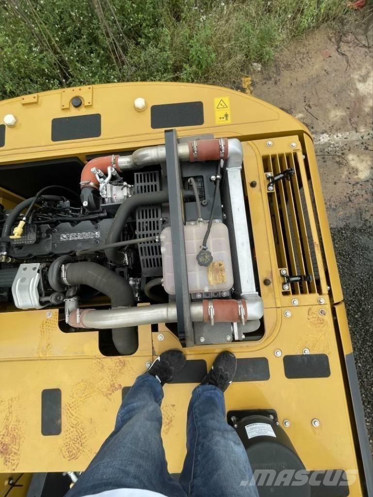 XCMG XE 200 DA Roomikekskavaatorid