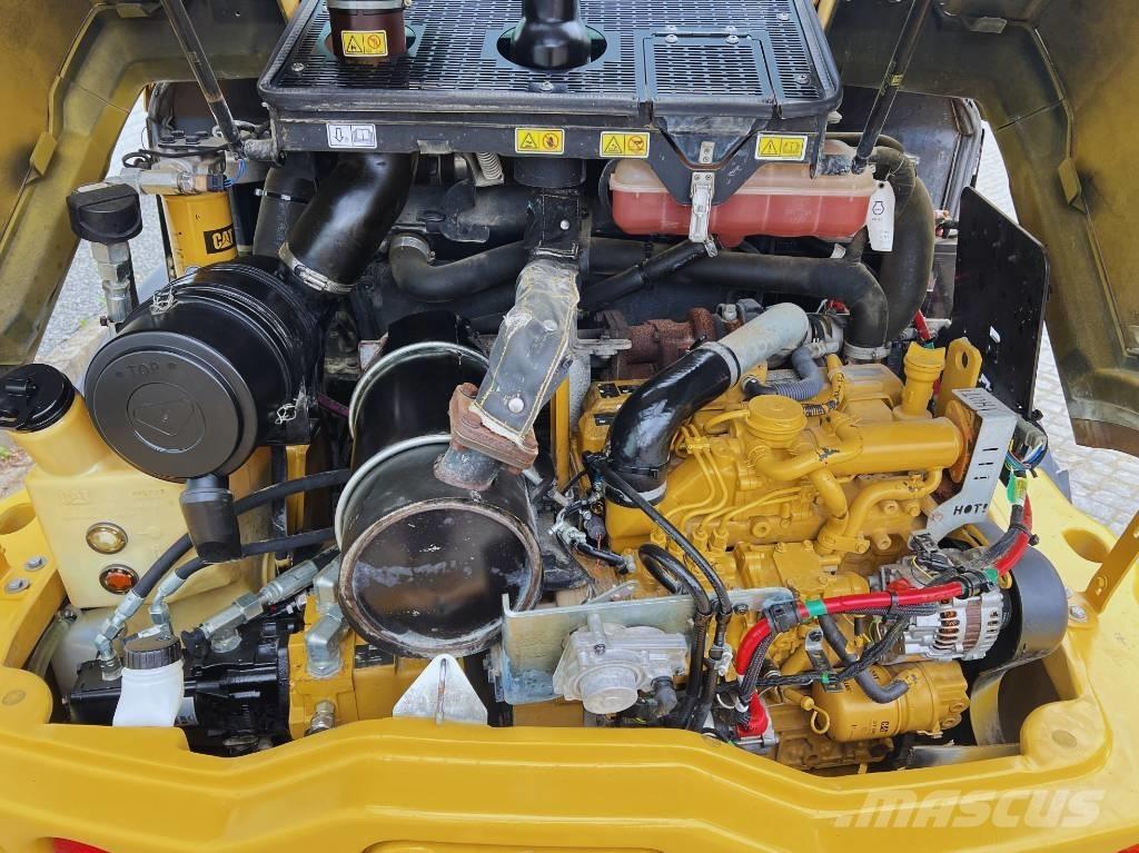 CAT 906 M     2016 Rataslaadurid