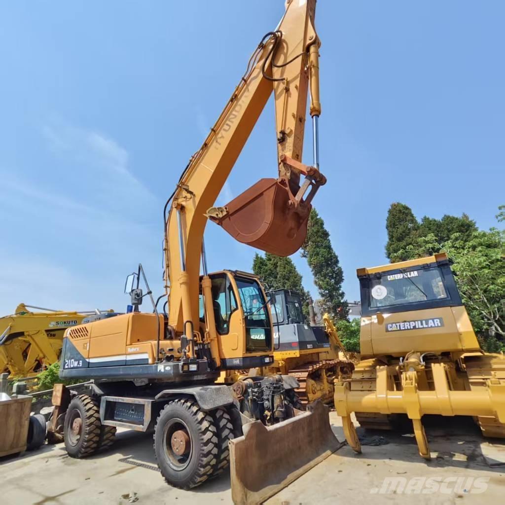 Hyundai R210W-9 Ratasekskavaatorid