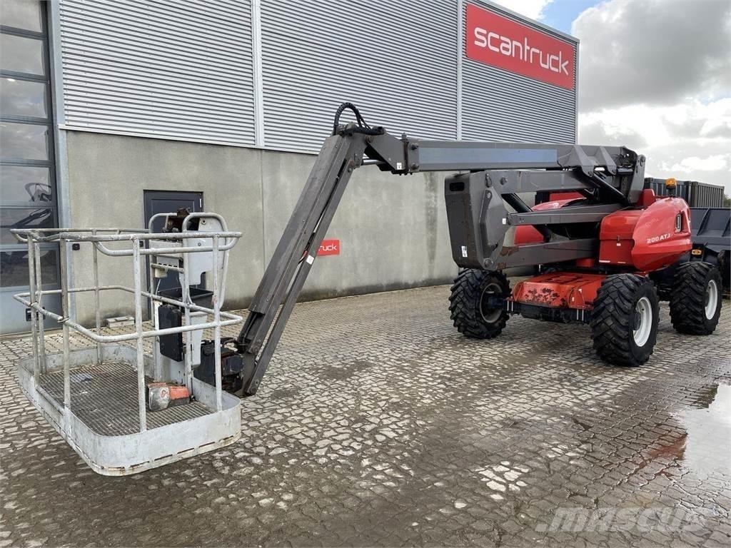Manitou 200ATJ RC Iseliikuvad poomtõstukid