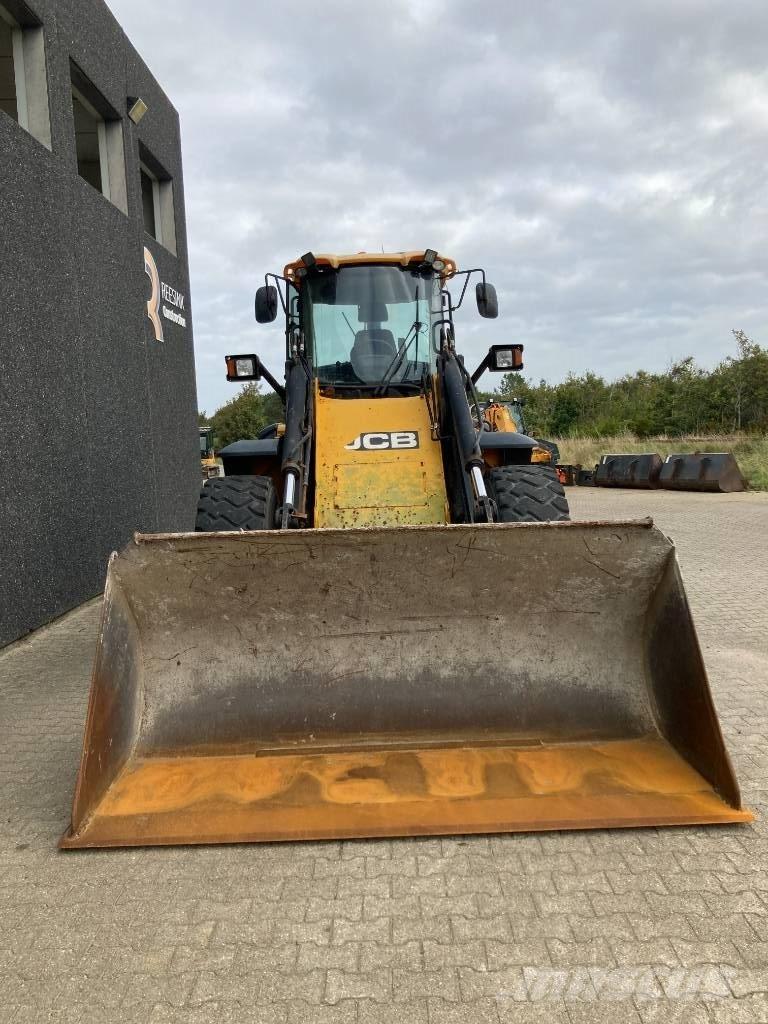 JCB 436 Rataslaadurid