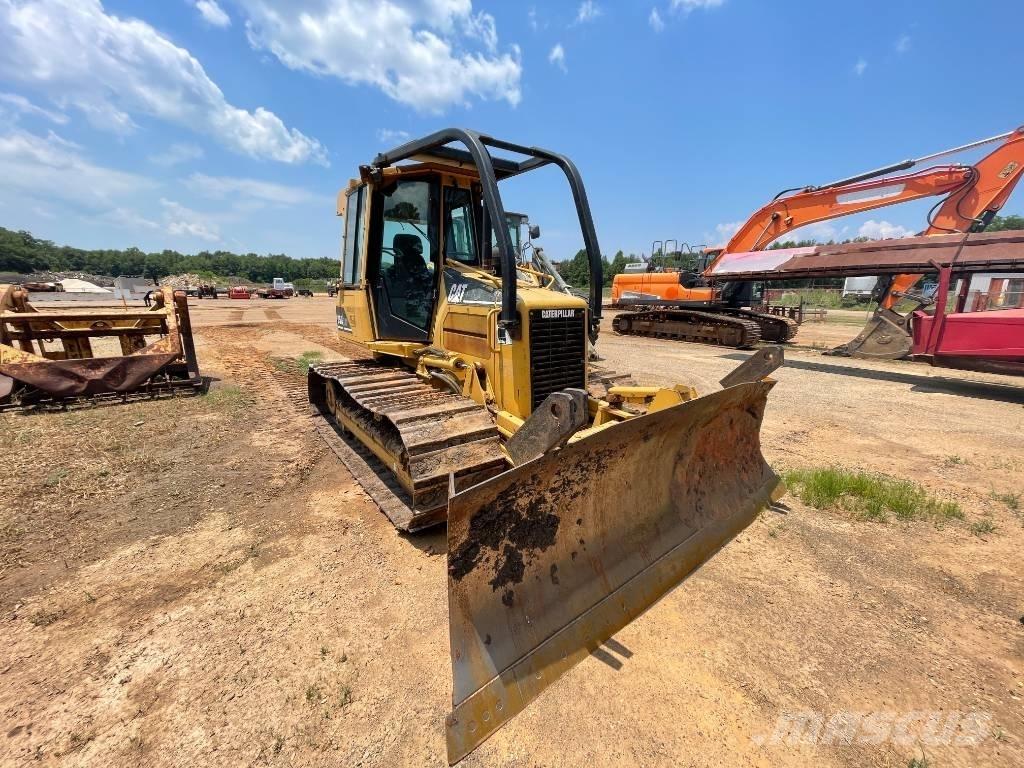CAT D 5 LGP Buldooserid