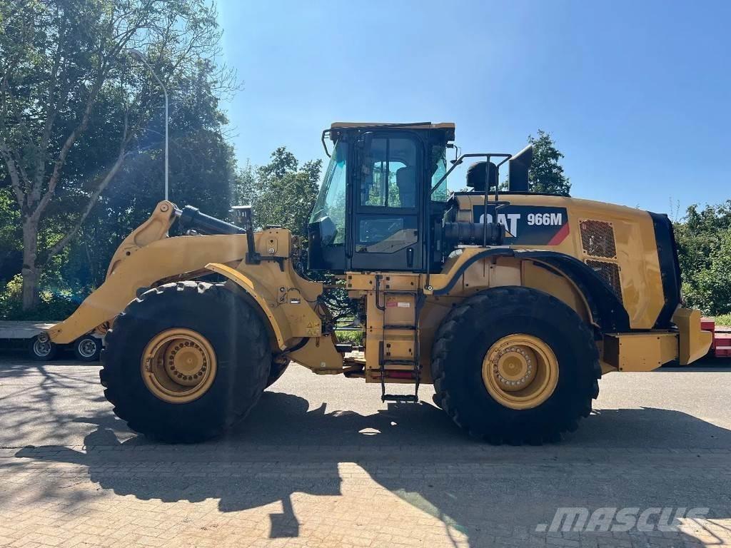 CAT 966M Rataslaadurid