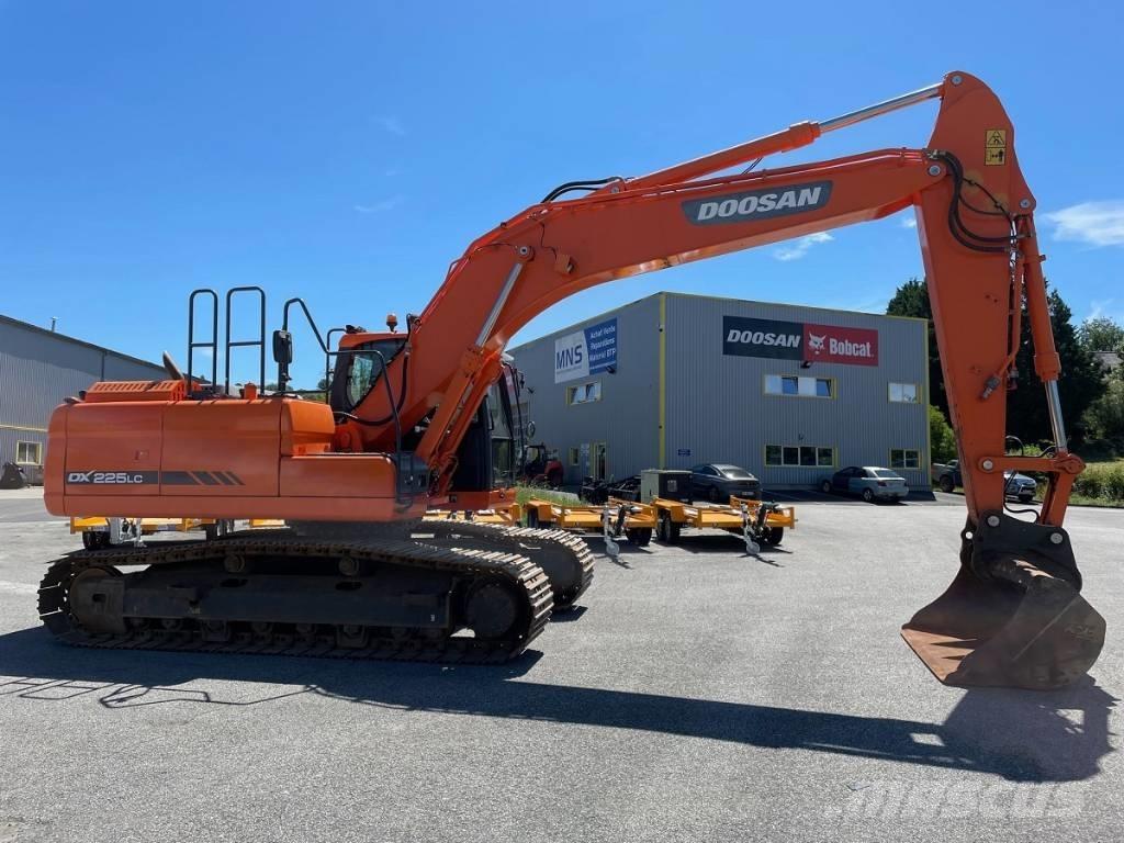 Doosan DX 225 LC-3 Roomikekskavaatorid