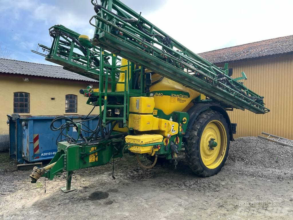 John Deere 840 Haagispritsid