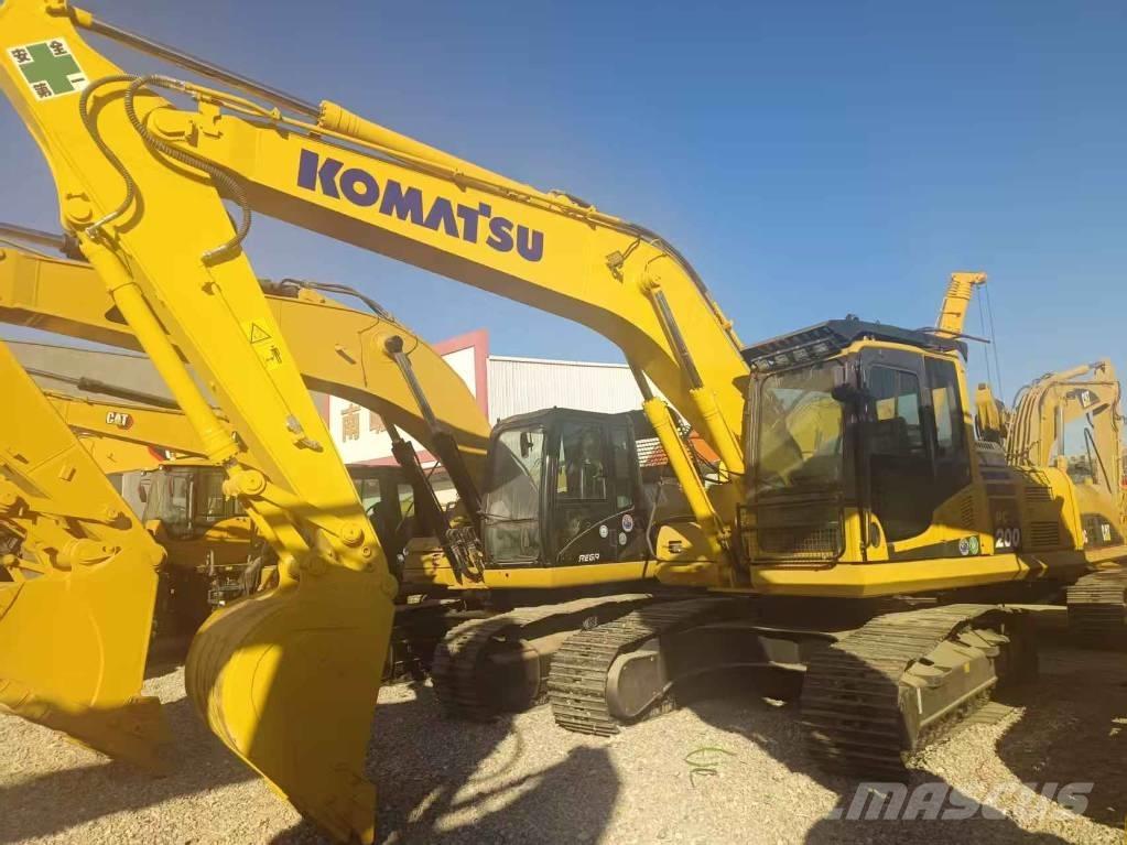 Komatsu PC 200 Roomikekskavaatorid