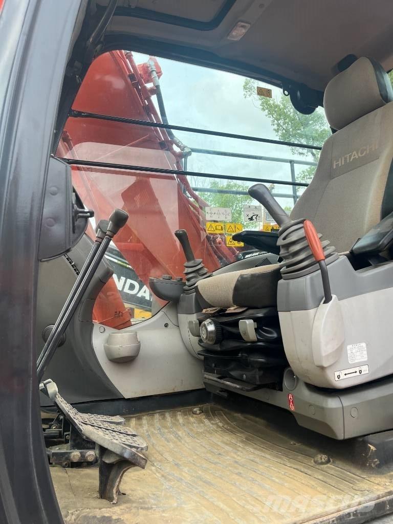 Hitachi 130 Roomikekskavaatorid