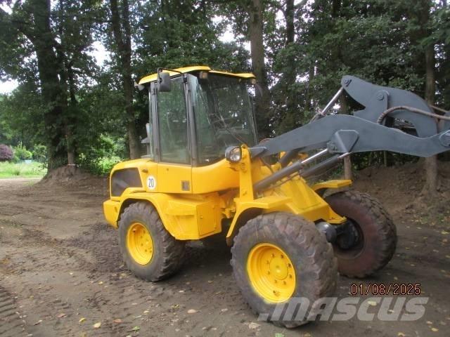 Volvo L 30 Rataslaadurid