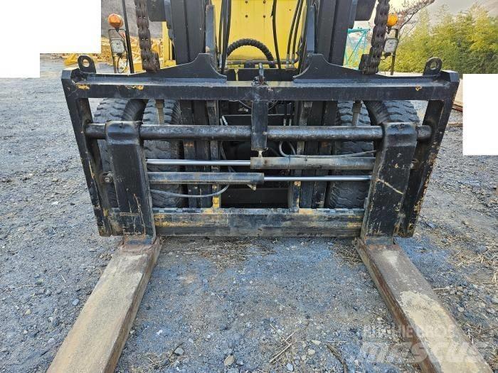 Komatsu FD 150 Lükandmastiga tõstukid