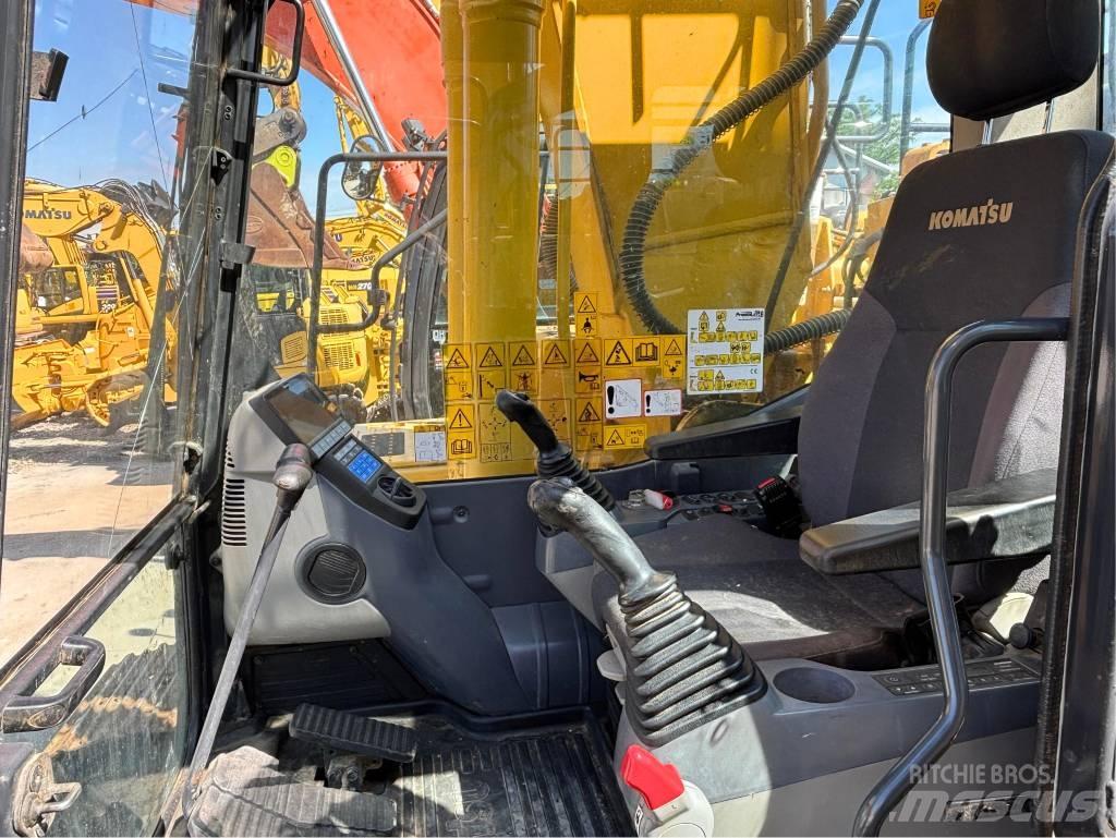 Komatsu PC210LC-11 Roomikekskavaatorid