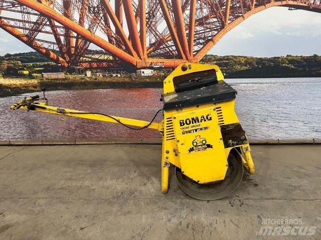 Bomag BW 71 E-2 Ühe trumliga rullid