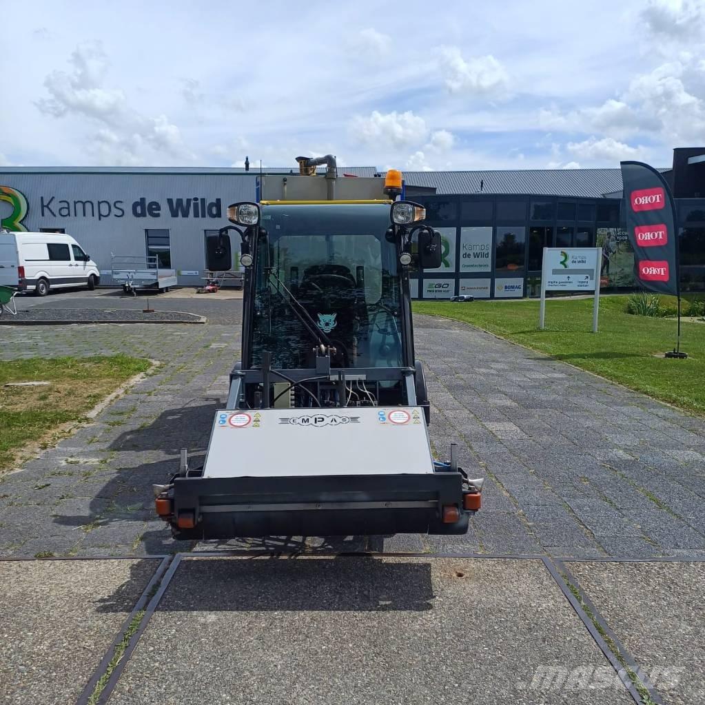 Multihog CX 75 Kommunaalteenuste traktorid