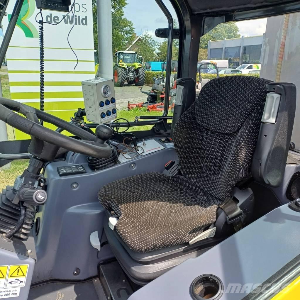 Multihog CX 75 Kommunaalteenuste traktorid