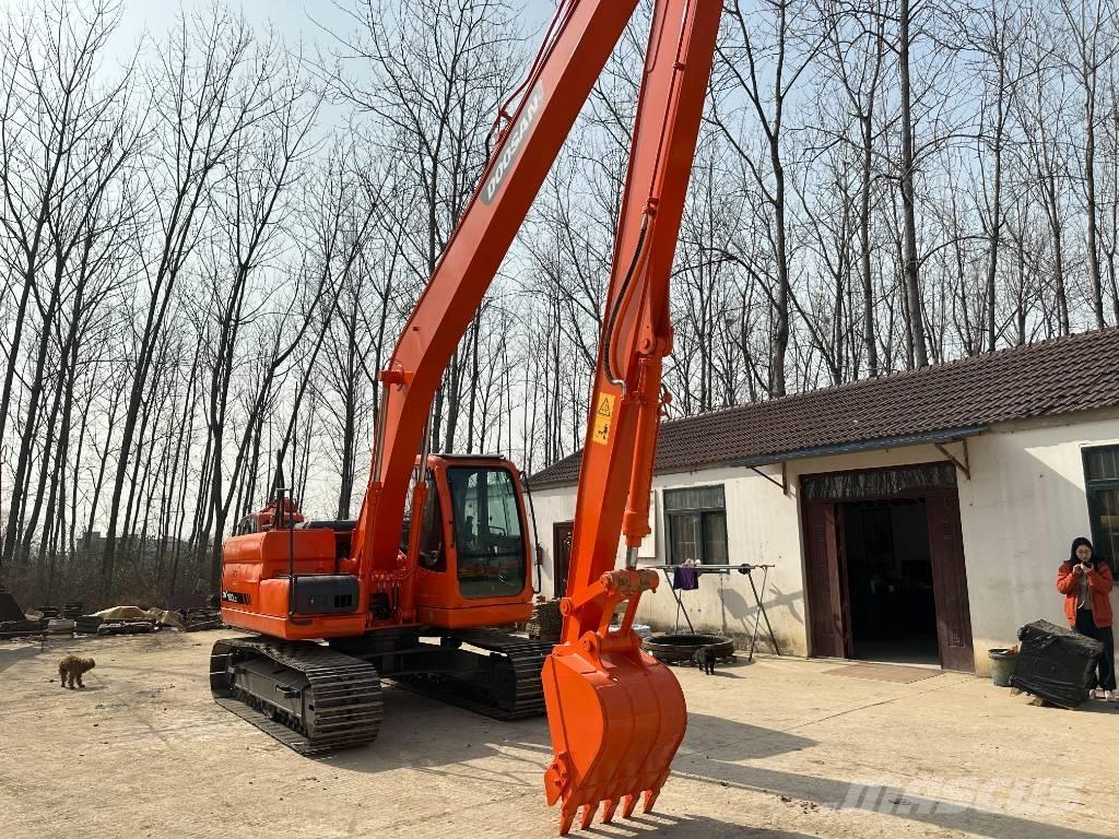 Doosan DX160LC Roomikekskavaatorid