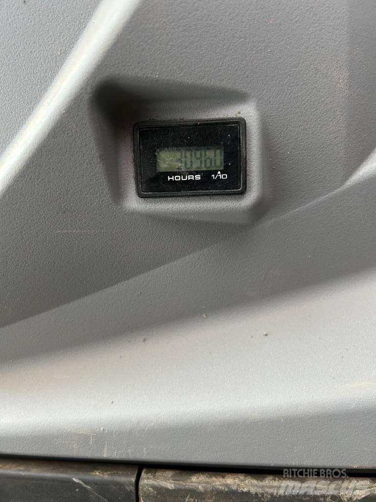 Kobelco SK 300 LC-11 Roomikekskavaatorid