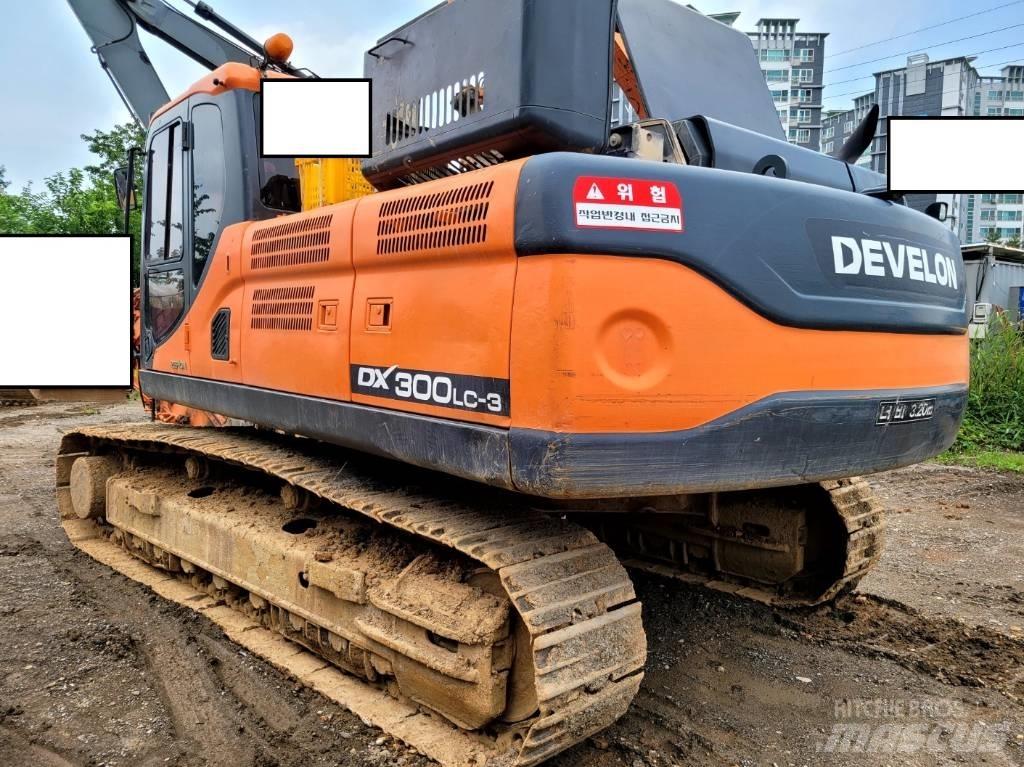 Doosan DX 300 LCA Roomikekskavaatorid