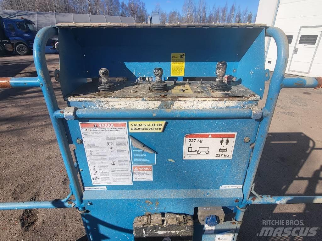Genie S 65 Iseliikuvad poomtõstukid