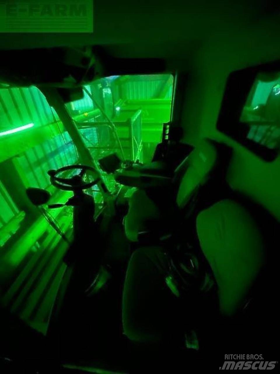 CLAAS lexion 740 Teraviljakombainid