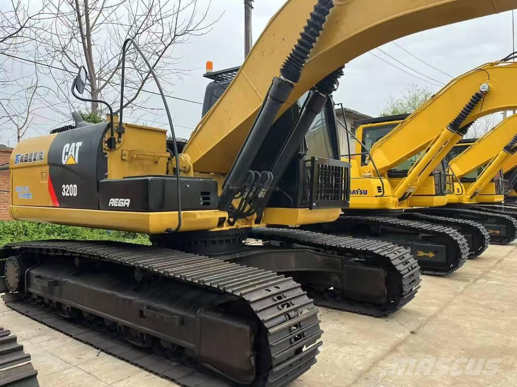 CAT 320 D Roomikekskavaatorid