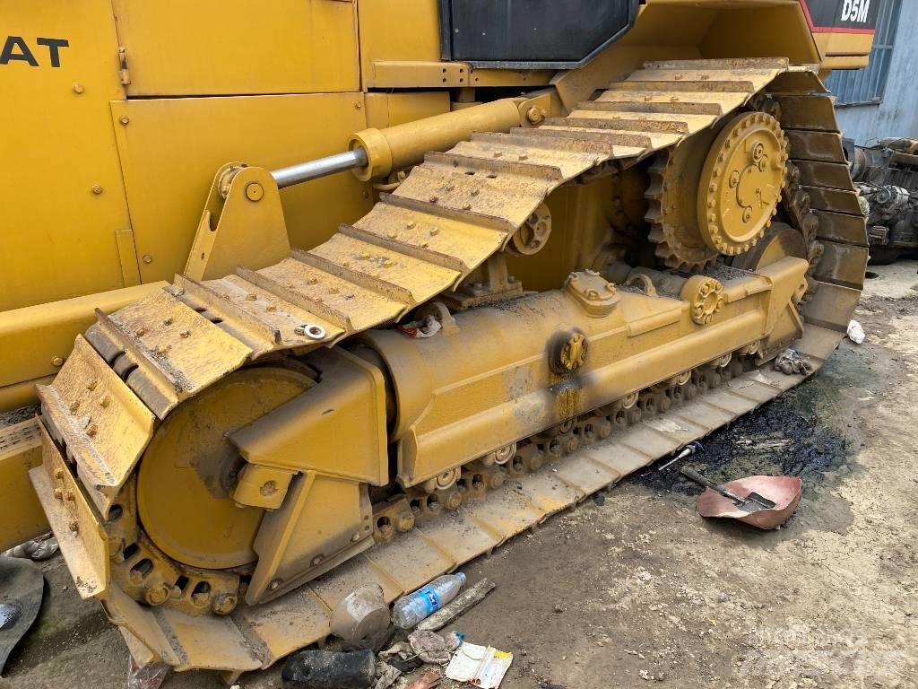 CAT D 5 M LGP Buldooserid