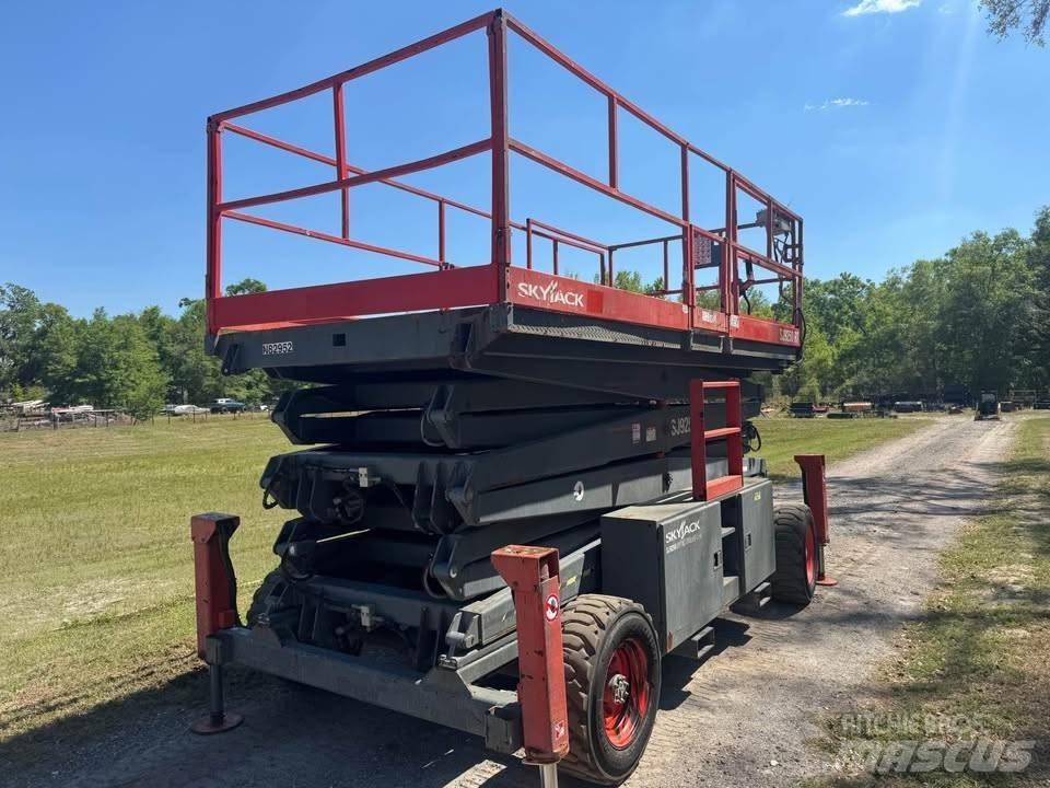 SkyJack SJ 9250 RT Käärtõstukid