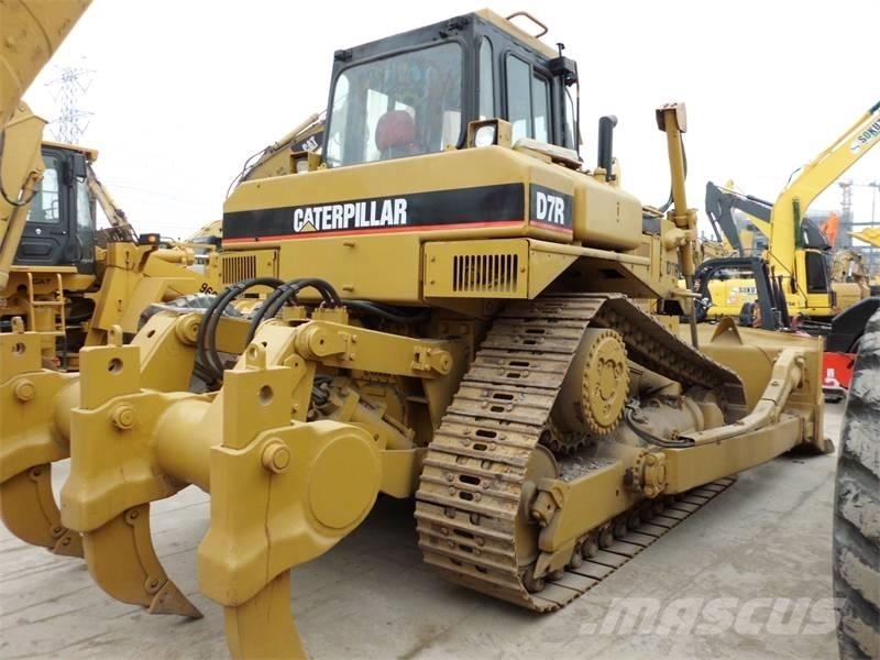 CAT D 7 R Buldooserid